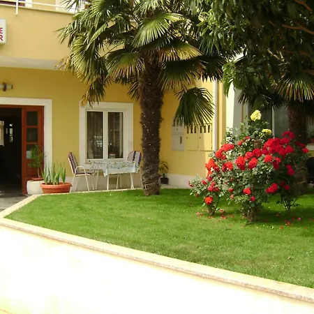 Bed & Breakfast Pansion Valbruna 3*