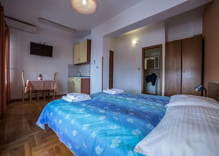 발브루나 B&B 로비니