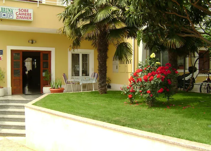 Couette-café Pansion Valbruna 3*