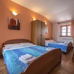Bed & Breakfast Pansion Valbruna Rovinj