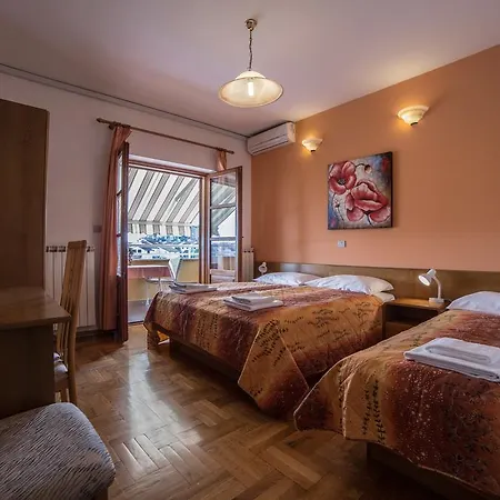 Pansion Valbruna 3* Ровинь