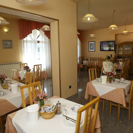 Pansion Valbruna 3* Ровинь