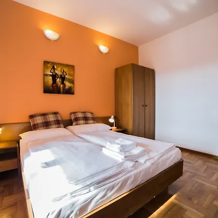 Pansion Valbruna فندق مبيت وإفطار