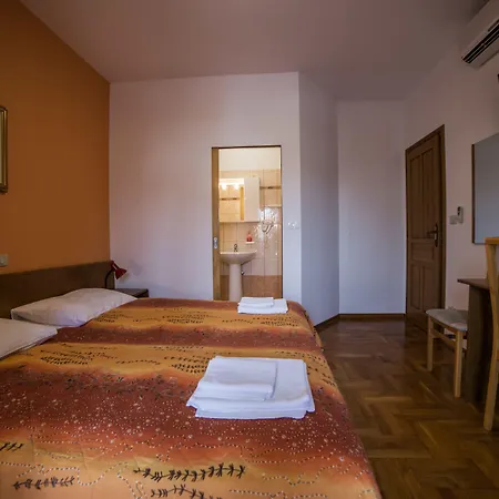 Pansion Valbruna فندق مبيت وإفطار