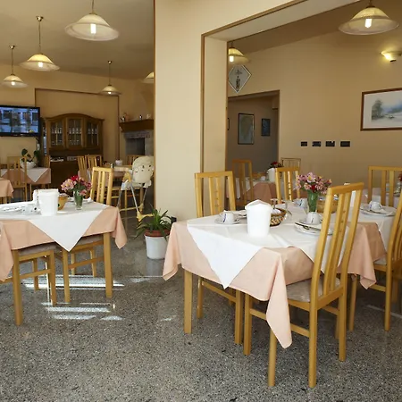 Pansion Valbruna فندق مبيت وإفطار روفينج