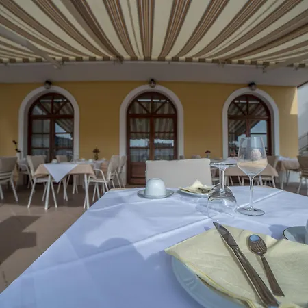 Pansion Valbruna فندق مبيت وإفطار 3*